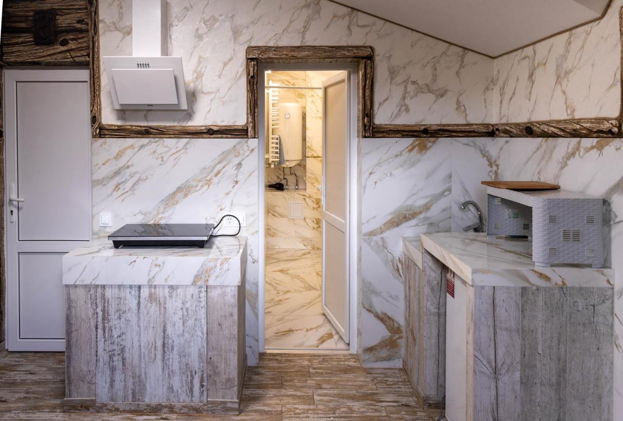 Apartments U Ratushi Kamyanets-Podilski Dış mekan fotoğraf
