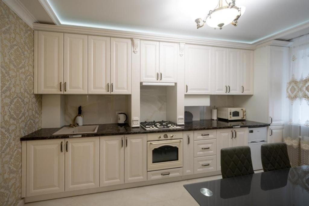 Apartments U Ratushi Kamyanets-Podilski Dış mekan fotoğraf