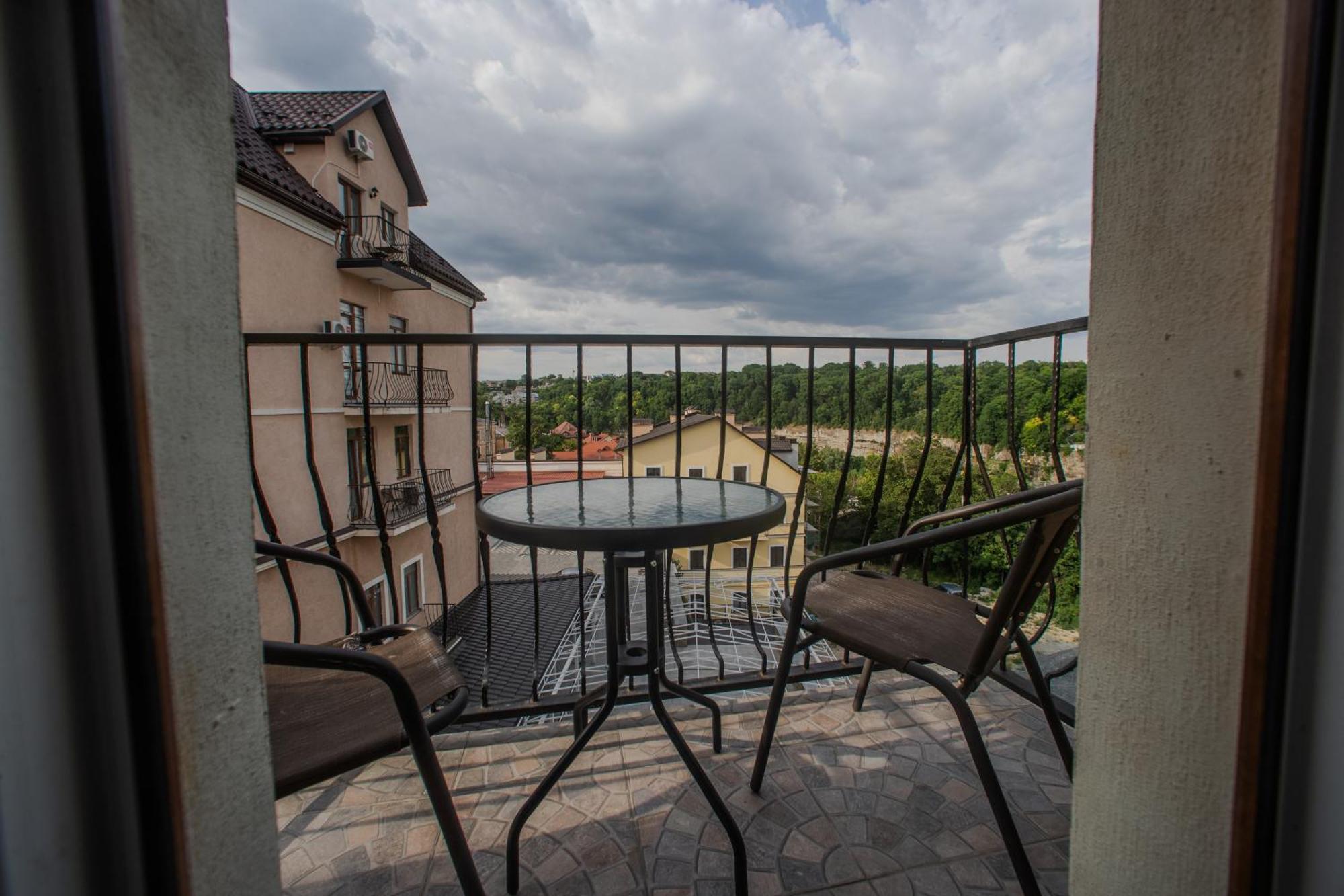 Apartments U Ratushi Kamyanets-Podilski Dış mekan fotoğraf