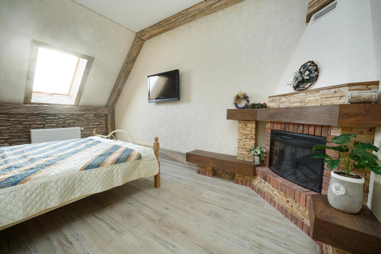 Apartments U Ratushi Kamyanets-Podilski Dış mekan fotoğraf